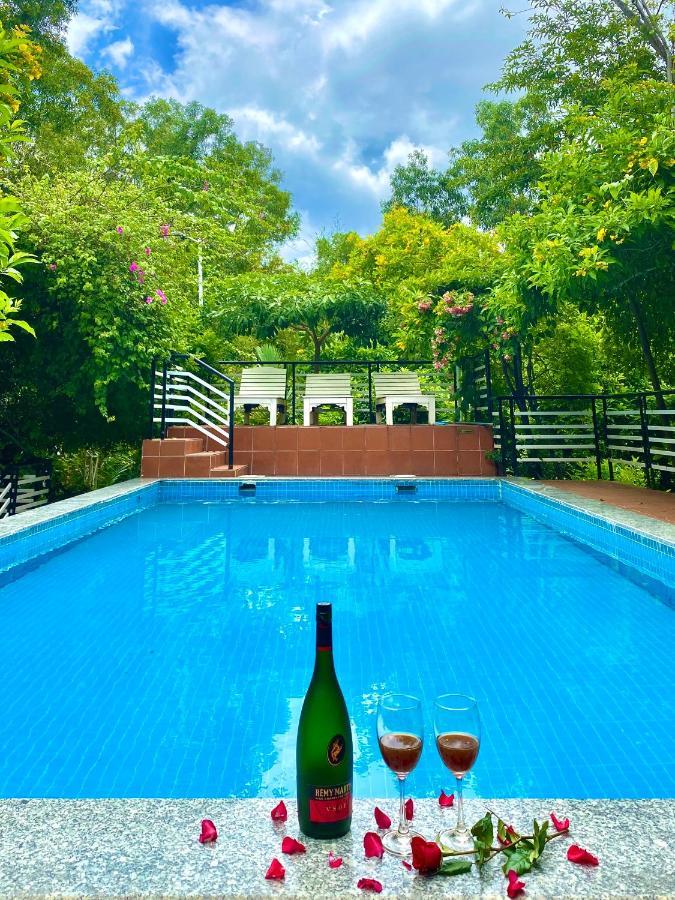 Hanh Ngoc Resort Дуонг-Донг Экстерьер фото