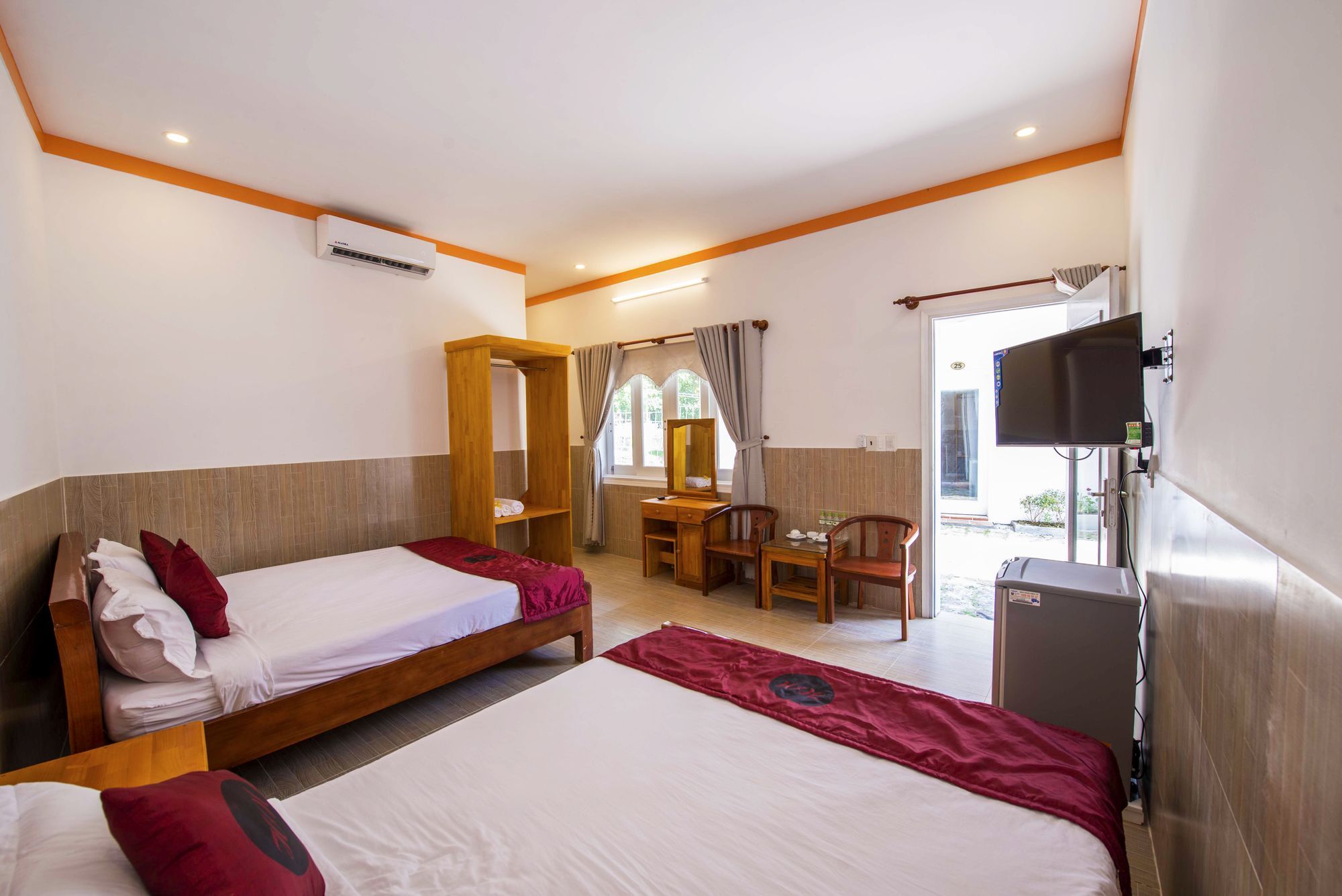 Hanh Ngoc Resort Дуонг-Донг Экстерьер фото