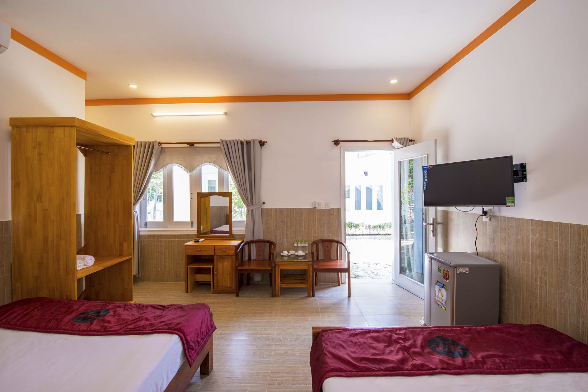 Hanh Ngoc Resort Дуонг-Донг Экстерьер фото