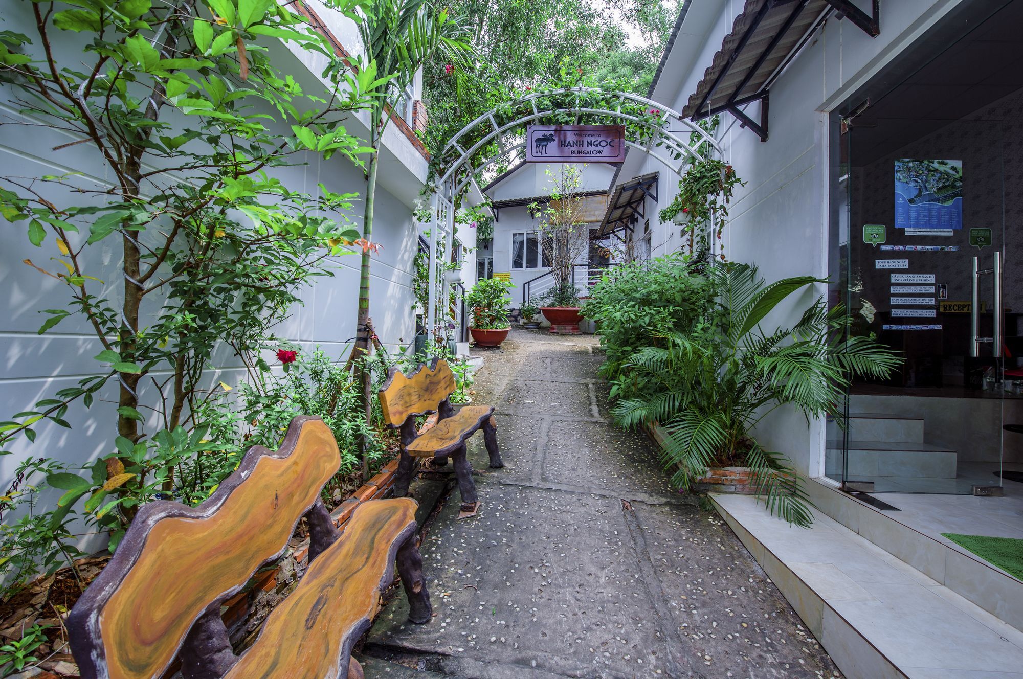 Hanh Ngoc Resort Дуонг-Донг Экстерьер фото